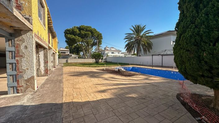 Image No.5-5 Bed Villa for sale