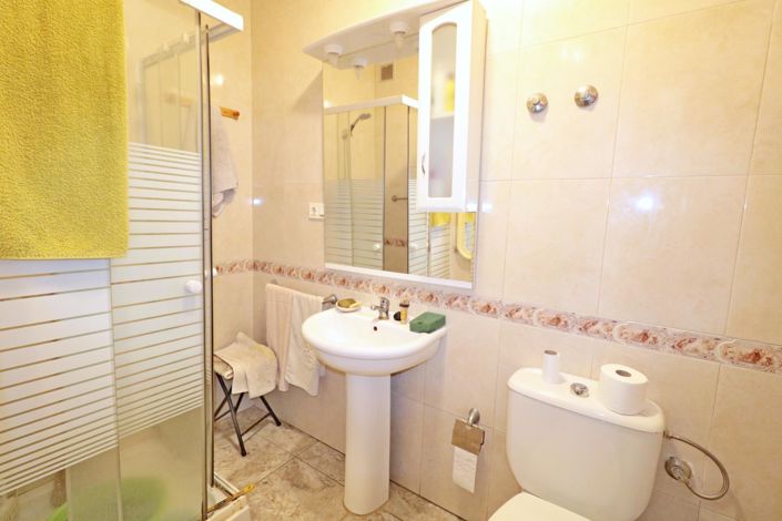 Image No.11-4 Bed Flat for sale