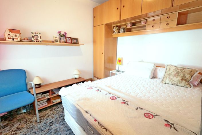 Image No.19-4 Bed Flat for sale