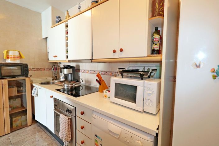 Image No.8-4 Bed Flat for sale