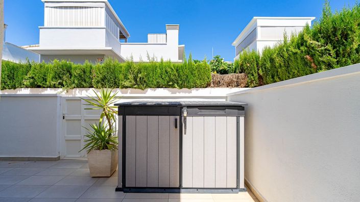 Image No.19-3 Bed Townhouse for sale