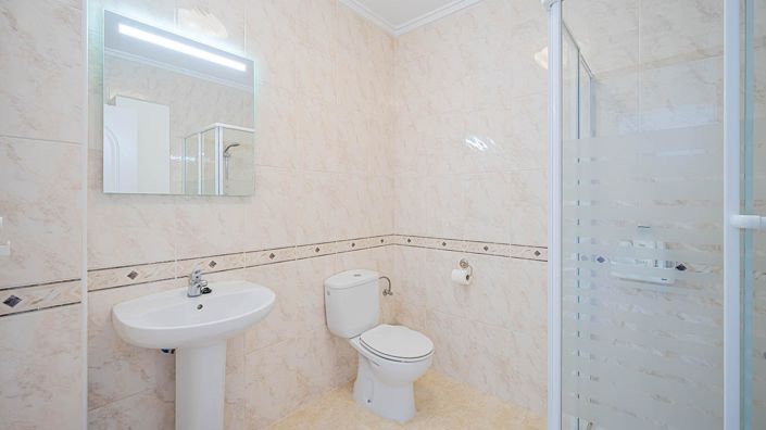 Image No.49-3 Bed Townhouse for sale