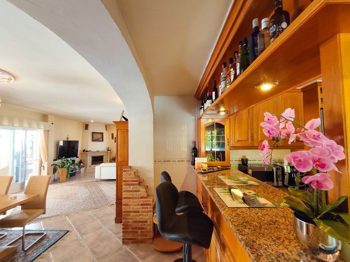 Image No.10-5 Bed Villa for sale