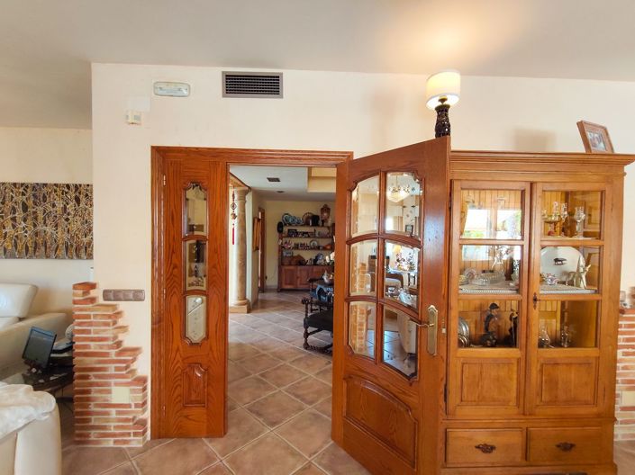 Image No.18-5 Bed Villa for sale