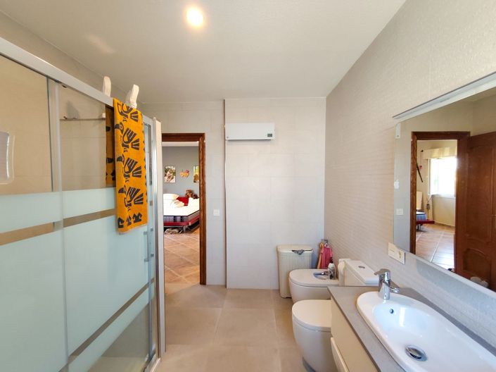 Image No.28-5 Bed Villa for sale