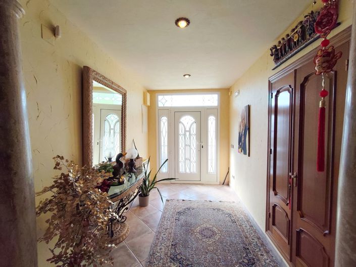 Image No.3-5 Bed Villa for sale