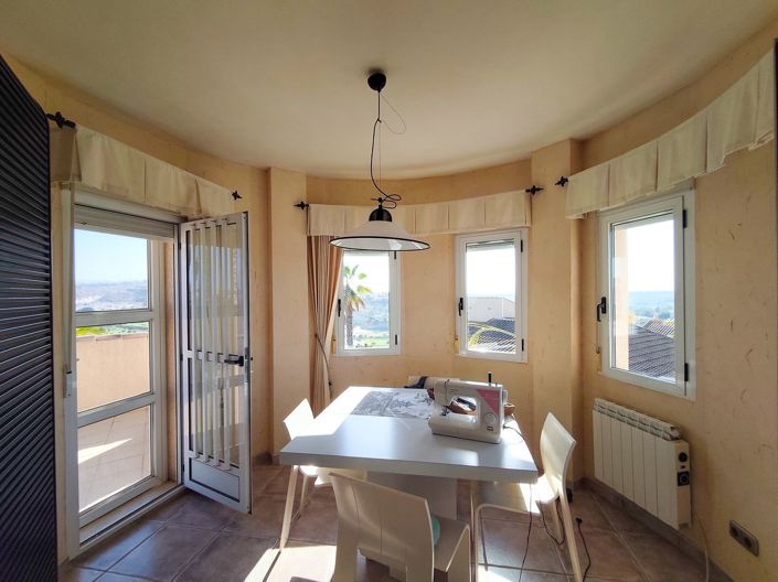 Image No.40-5 Bed Villa for sale