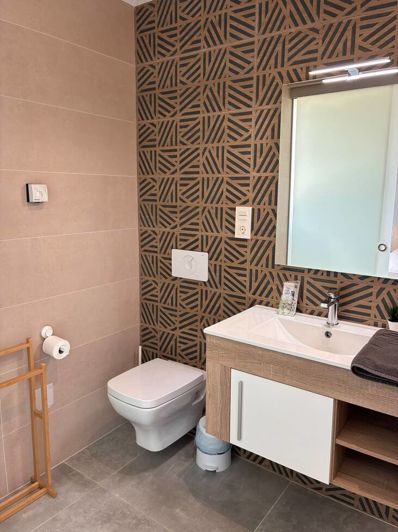 Image No.24-2 Bed Apartment for sale