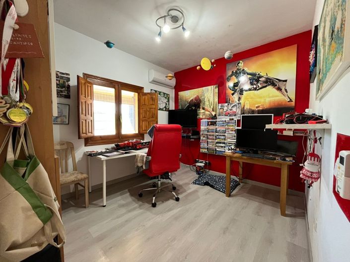 Image No.19-6 Bed Villa for sale