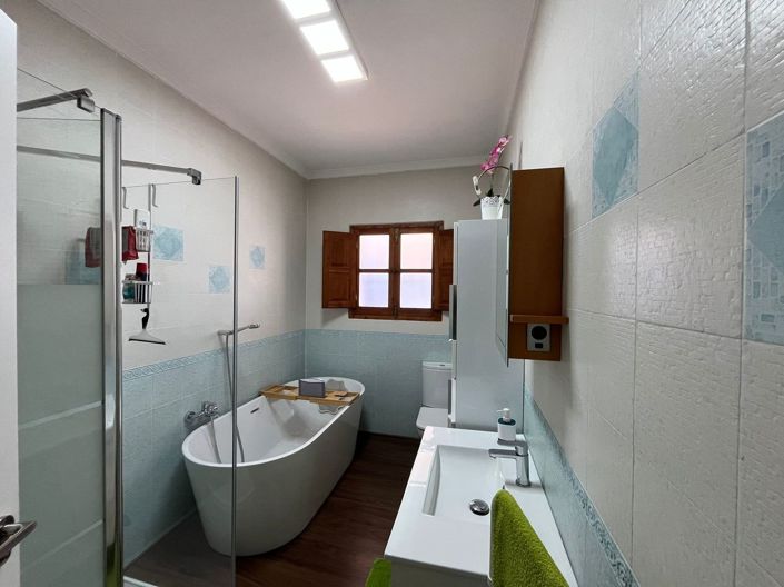 Image No.20-6 Bed Villa for sale