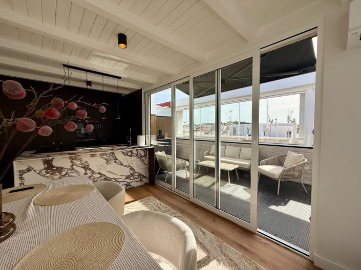 Image No.10-4 Bed Apartment for sale