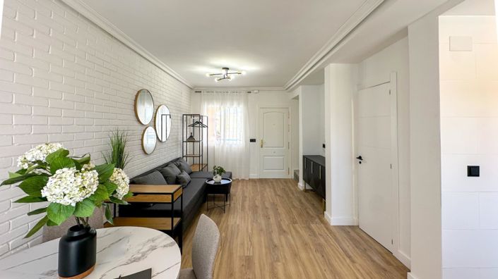 Image No.10-2 Bed House for sale