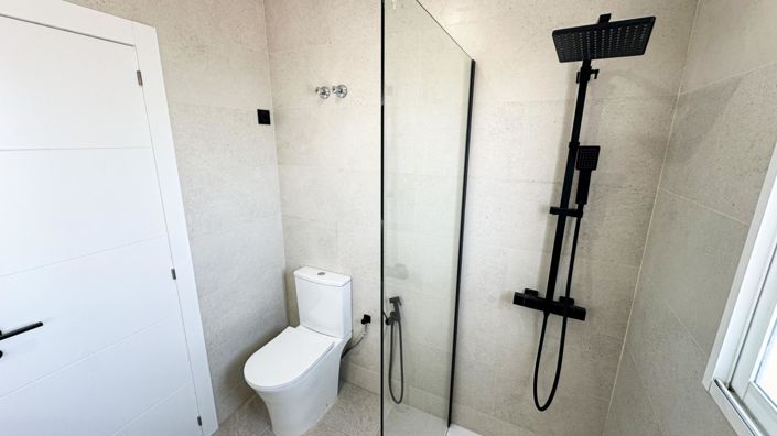 Image No.22-2 Bed House for sale