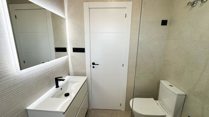 Image No.25-2 Bed House for sale