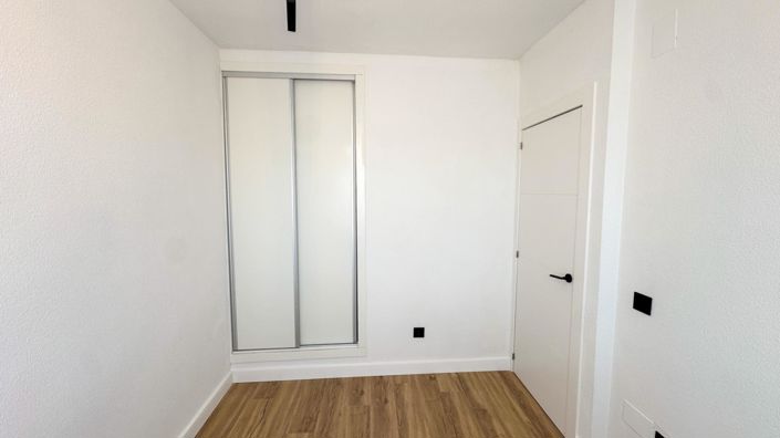 Image No.27-2 Bed House for sale