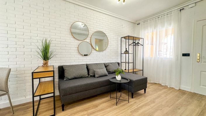 Image No.9-2 Bed House for sale
