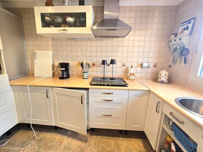 Image No.11-3 Bed House for sale