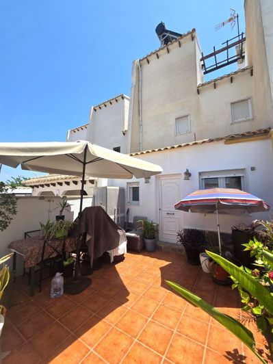 Image No.18-3 Bed House for sale