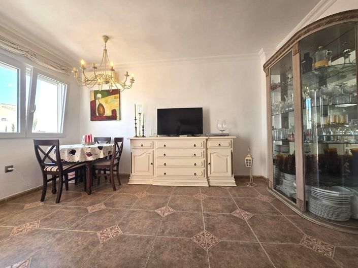 Image No.5-3 Bed House for sale
