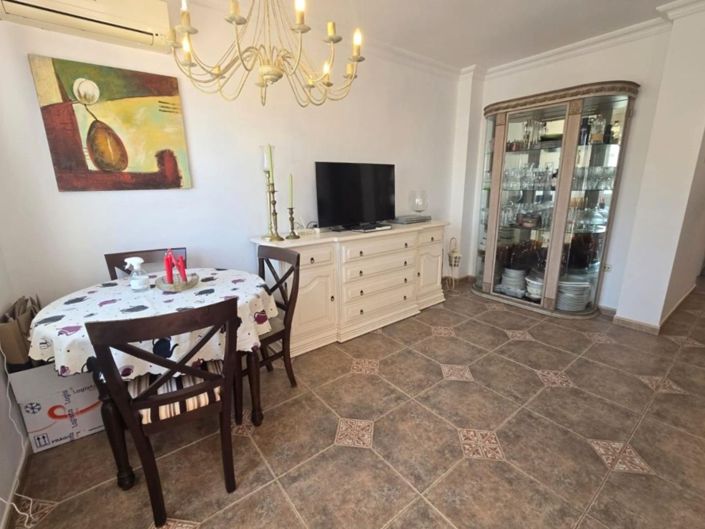 Image No.6-3 Bed House for sale