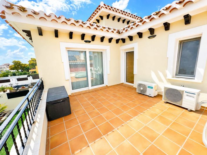 Image No.38-3 Bed Villa for sale