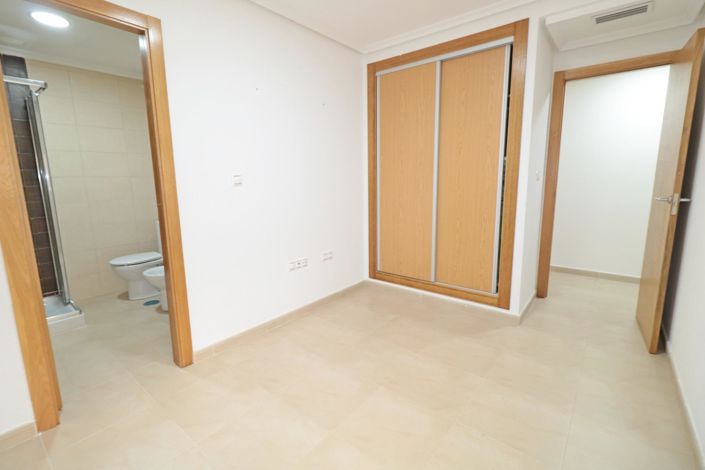 Image No.11-4 Bed Apartment for sale