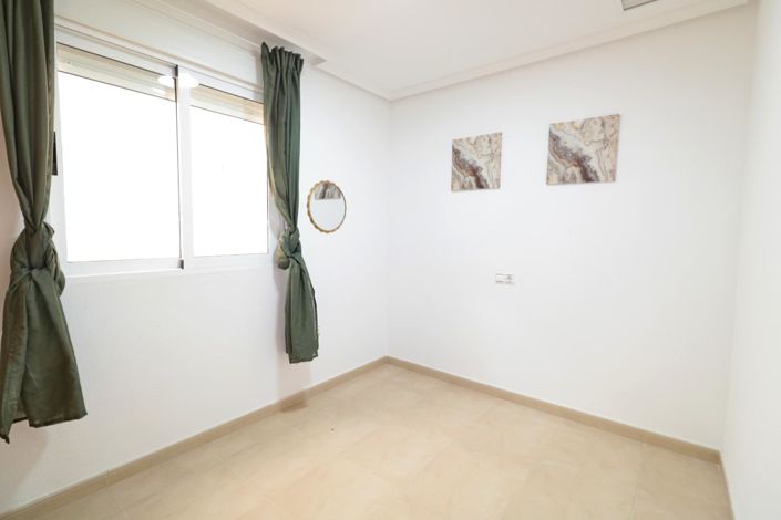 Image No.13-4 Bed Apartment for sale
