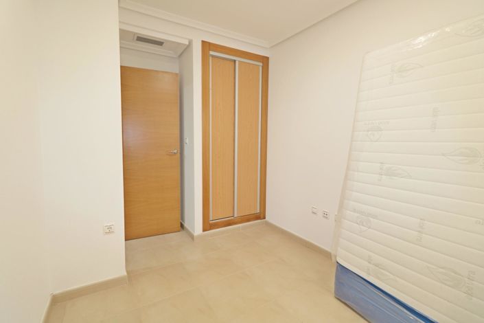 Image No.18-4 Bed Apartment for sale