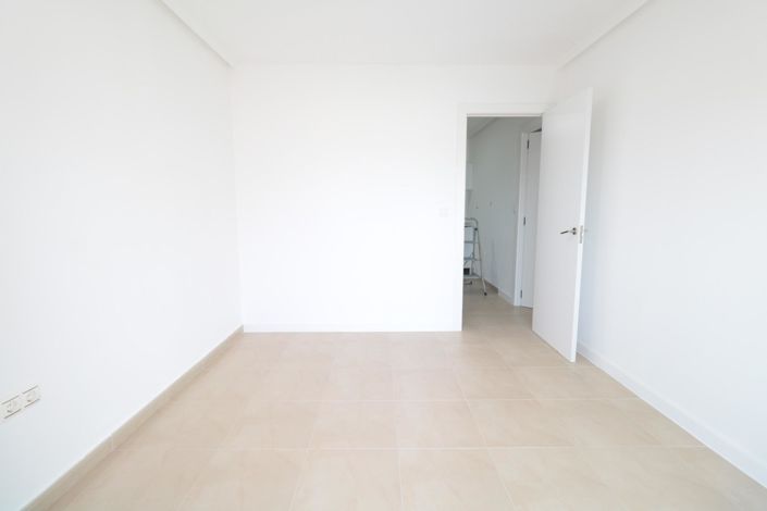 Image No.2-4 Bed Apartment for sale