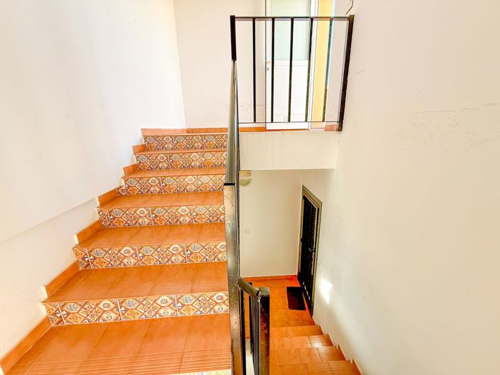 Image No.25-5 Bed Apartment for sale
