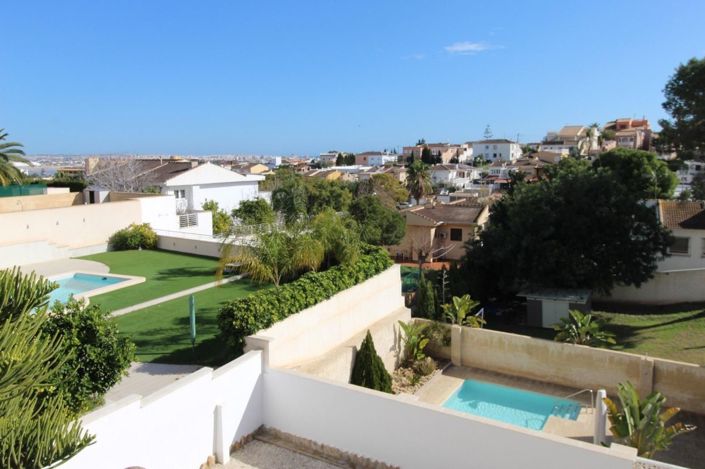 Image No.28-5 Bed House for sale