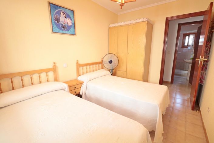 Image No.17-3 Bed House for sale
