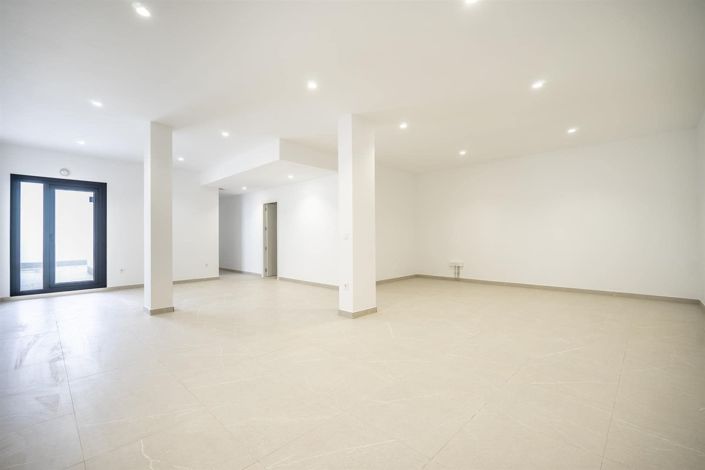 Image No.12-5 Bed Villa for sale