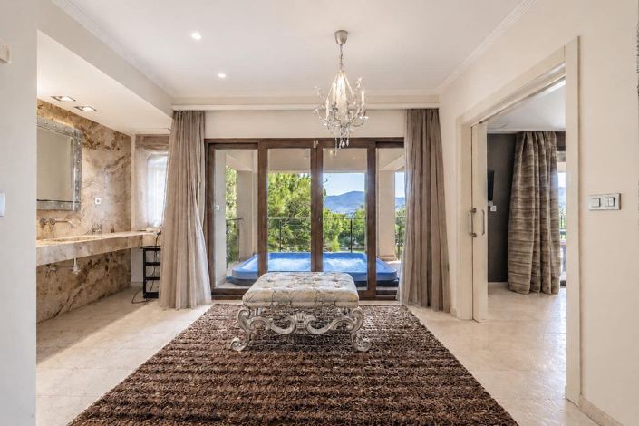 Image No.15-4 Bed Villa for sale