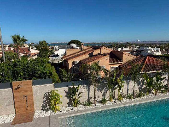 Image No.5-5 Bed Villa for sale