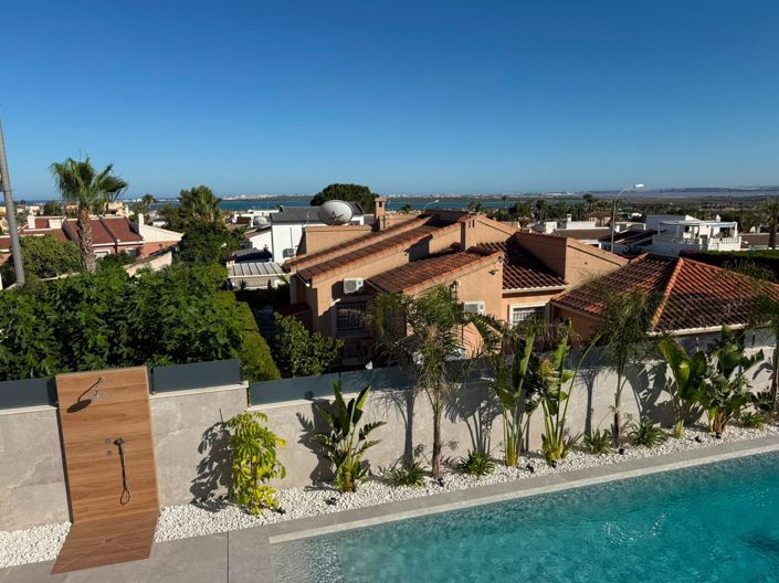 Image No.6-5 Bed Villa for sale
