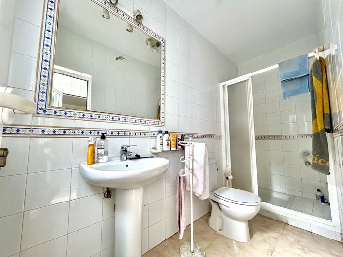 Image No.16-3 Bed House for sale