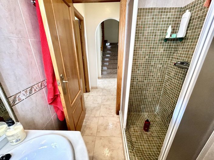 Image No.21-3 Bed House for sale
