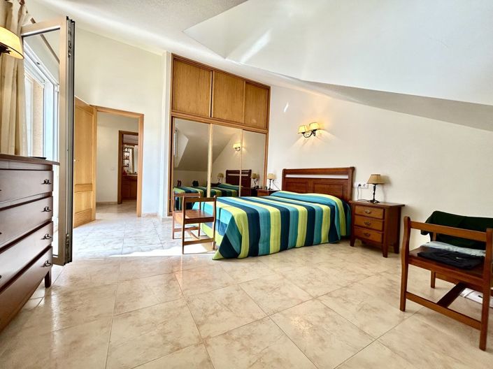 Image No.22-3 Bed House for sale