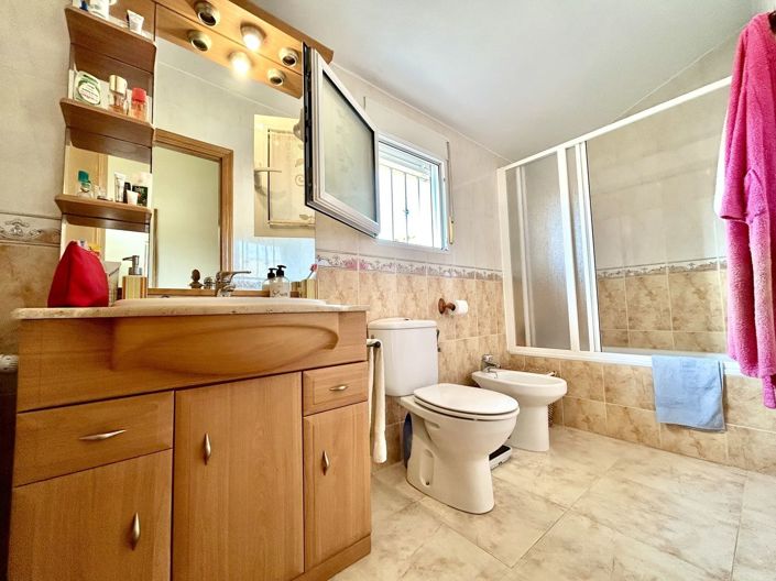 Image No.27-3 Bed House for sale