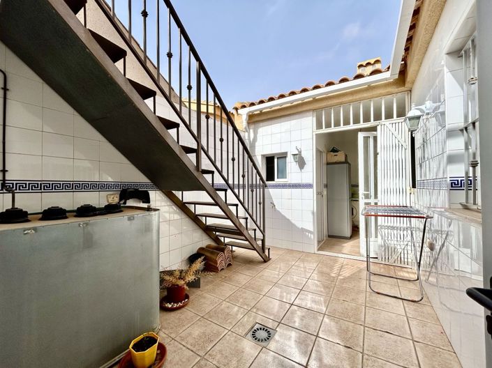 Image No.32-3 Bed House for sale