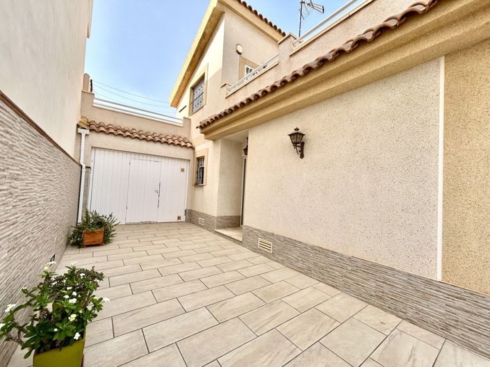 Image No.35-3 Bed House for sale