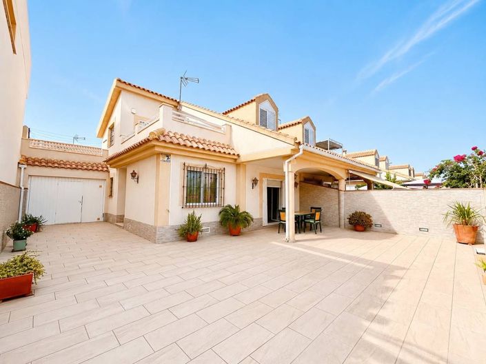 Image No.38-3 Bed House for sale