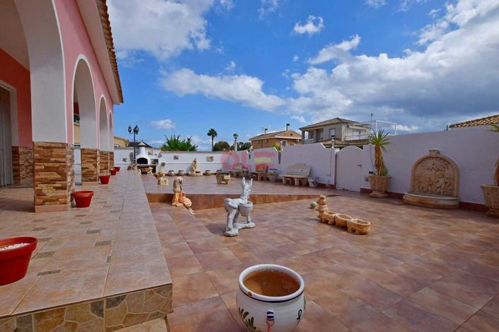 Image No.10-4 Bed Villa for sale