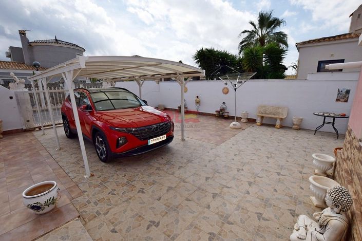 Image No.2-4 Bed Villa for sale
