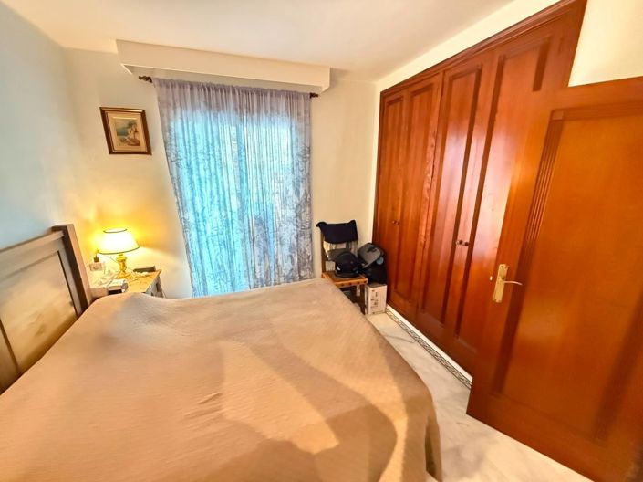 Image No.20-3 Bed Apartment for sale