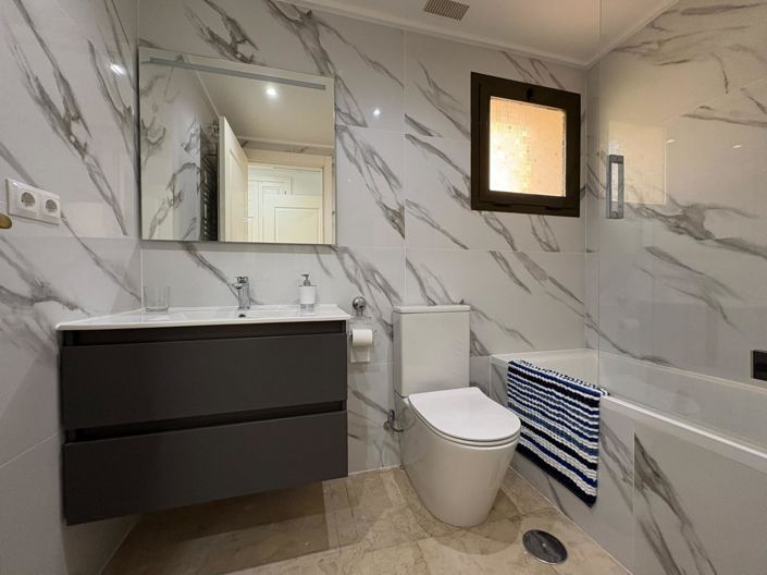 Image No.25-2 Bed Apartment for sale