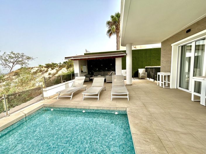 Image No.41-4 Bed Villa for sale