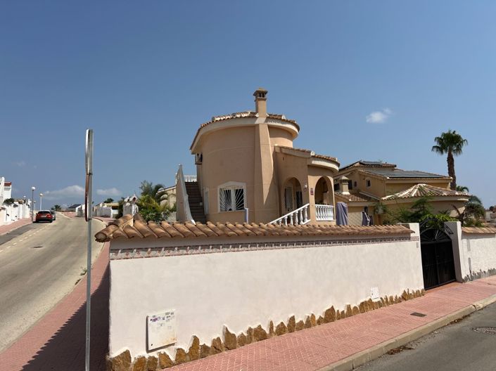 Image No.2-2 Bed Villa for sale