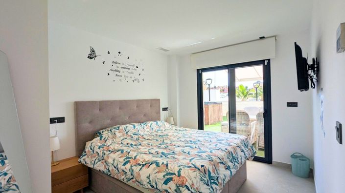 Image No.25-2 Bed Apartment for sale